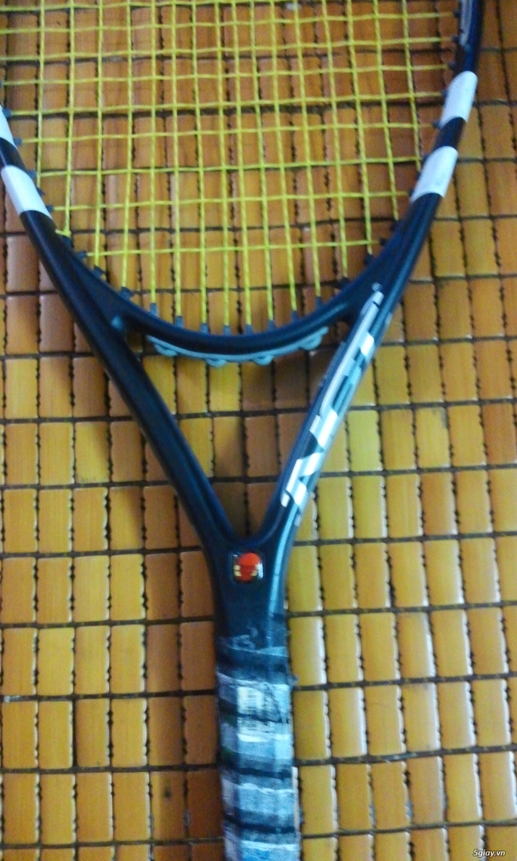 HCM C n b n m t c y v t Tennis babolat NCT VS POWER m i 95