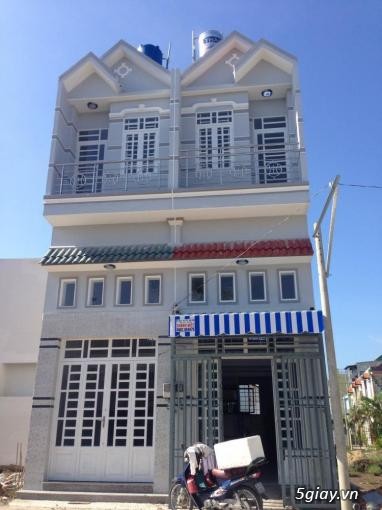 Nhà bán 3 tầng, dọn vô ở liền, 745tr/90m2. 1 trệt 1 lửng 1 lầu, đúc kiên cố