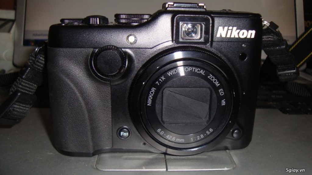 Bán Nikon P7100