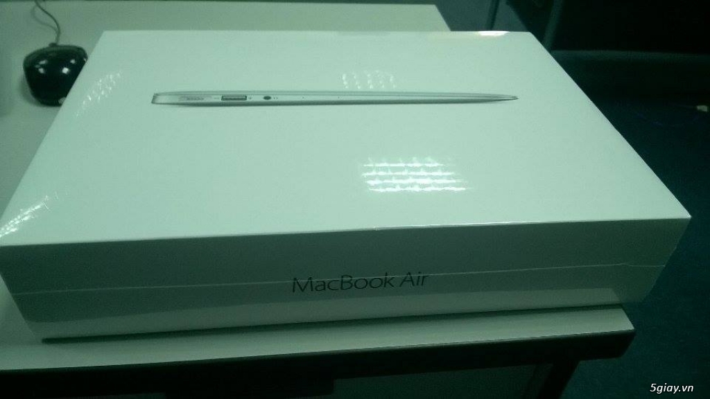 Macbook Air 2015 - MJVM2 - NGUYÊN SEAL FULLBOX CHƯA ACTIVE