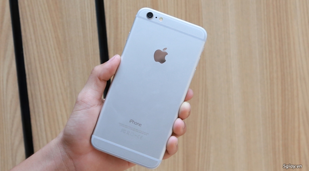 Iphone 6 plus silver 64 G like new 99,99 % , iphone 6 gold 64 công ty BH 3/2016