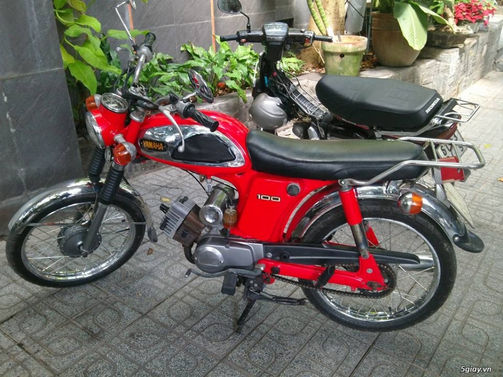 Khám phá chiếc xe cổ Yamaha YB90 đời 1972 zin còn mới cứng ở Việt Nam
