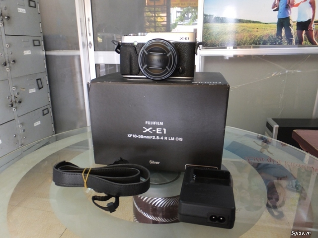 Bán lại MÁY ẢNH FUJIFILM XE1 - giá 9.900.000đ