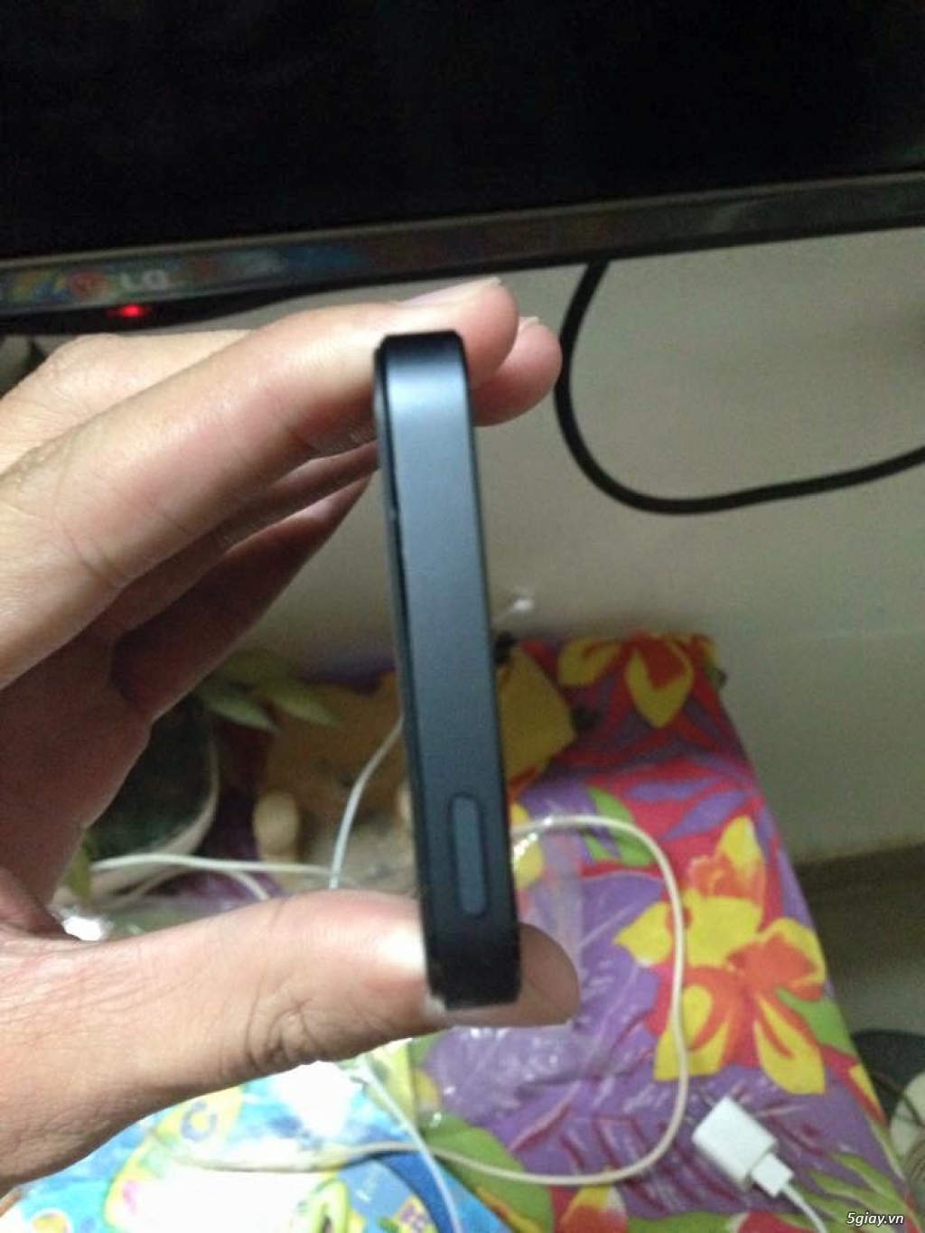 Bán hay GL iphone 5 lock Nhật 16gb màu đen. - 1