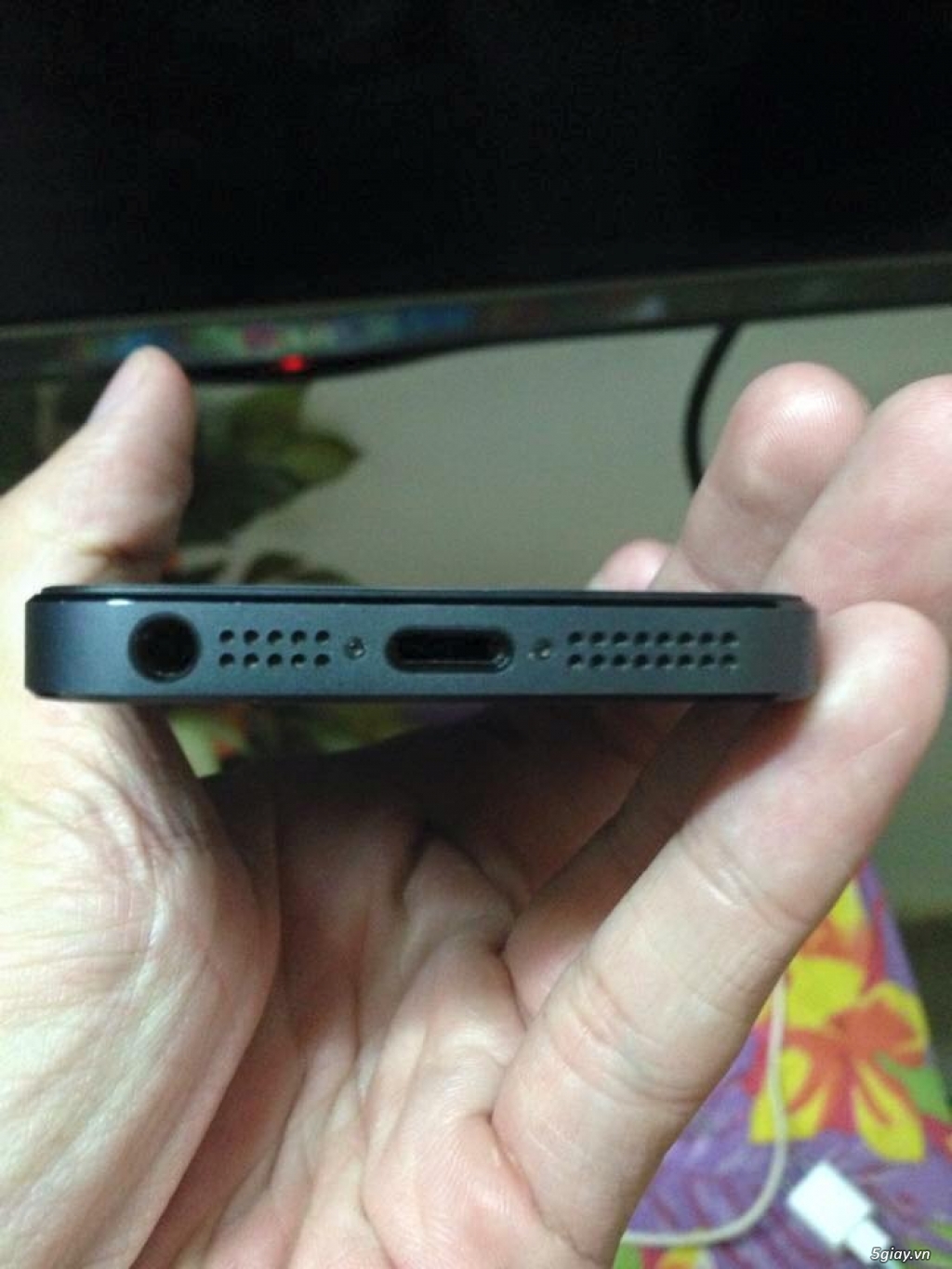 Bán hay GL iphone 5 lock Nhật 16gb màu đen.