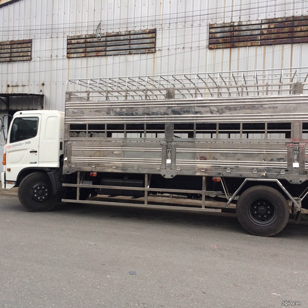 XE HINO FG THÙNG CHỞ HEO 9.4 TẤN - 1