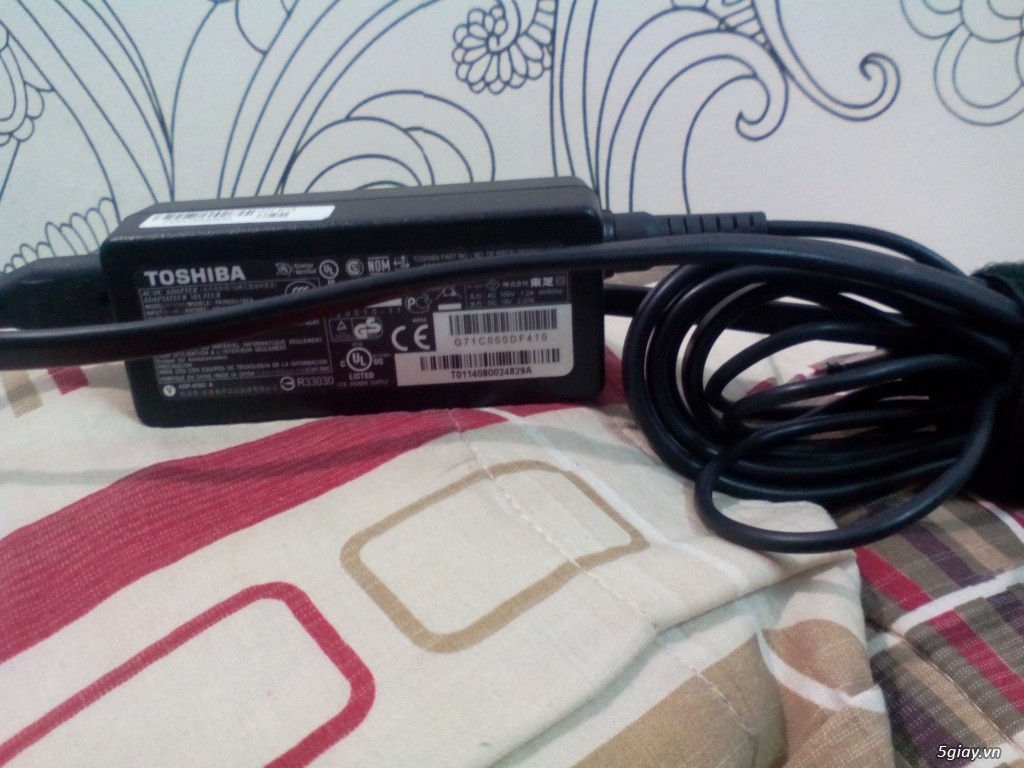 Toshiba C55t-B5109 Core I3-4005U ,4G/750GB/Cảm Ứng ,Like New ,Siêu Mỏng...Giá Rẻ - 1