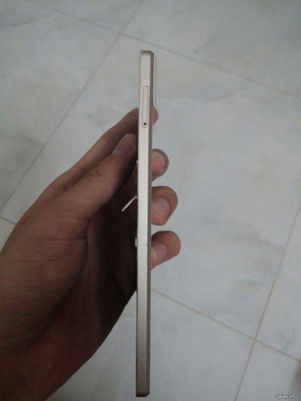 TP HCM- Bán Gionee S5.5 trắng gold 90% full box, bao da chưa sd - 1