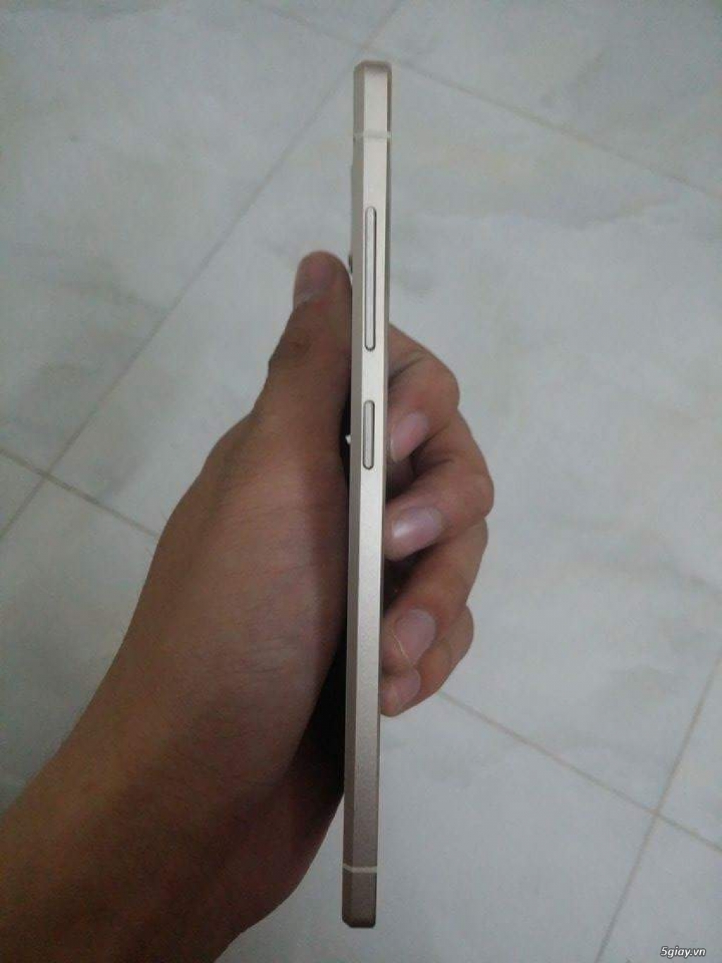 TP HCM- Bán Gionee S5.5 trắng gold 90% full box, bao da chưa sd