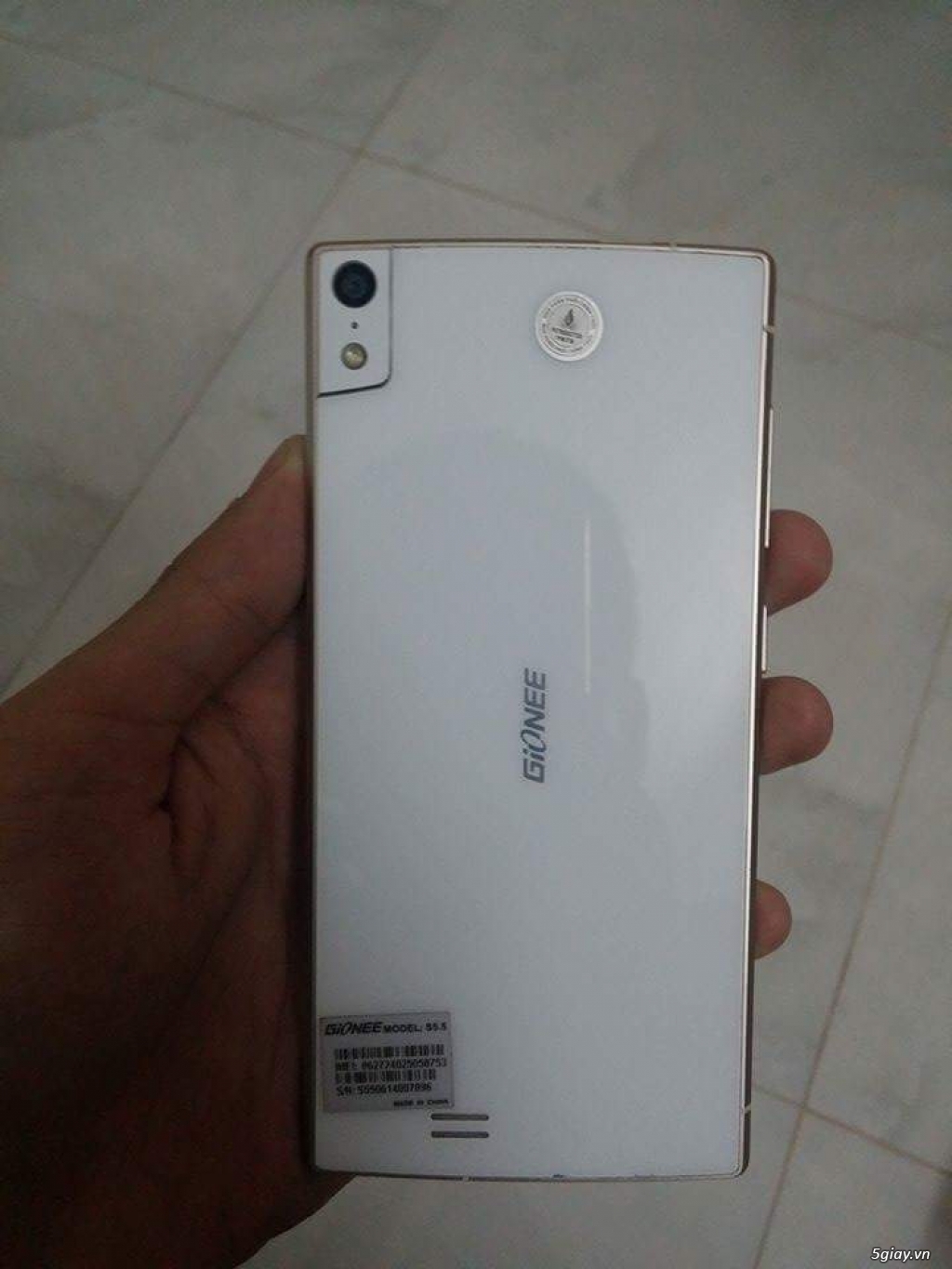 TP HCM- Bán Gionee S5.5 trắng gold 90% full box, bao da chưa sd - 3