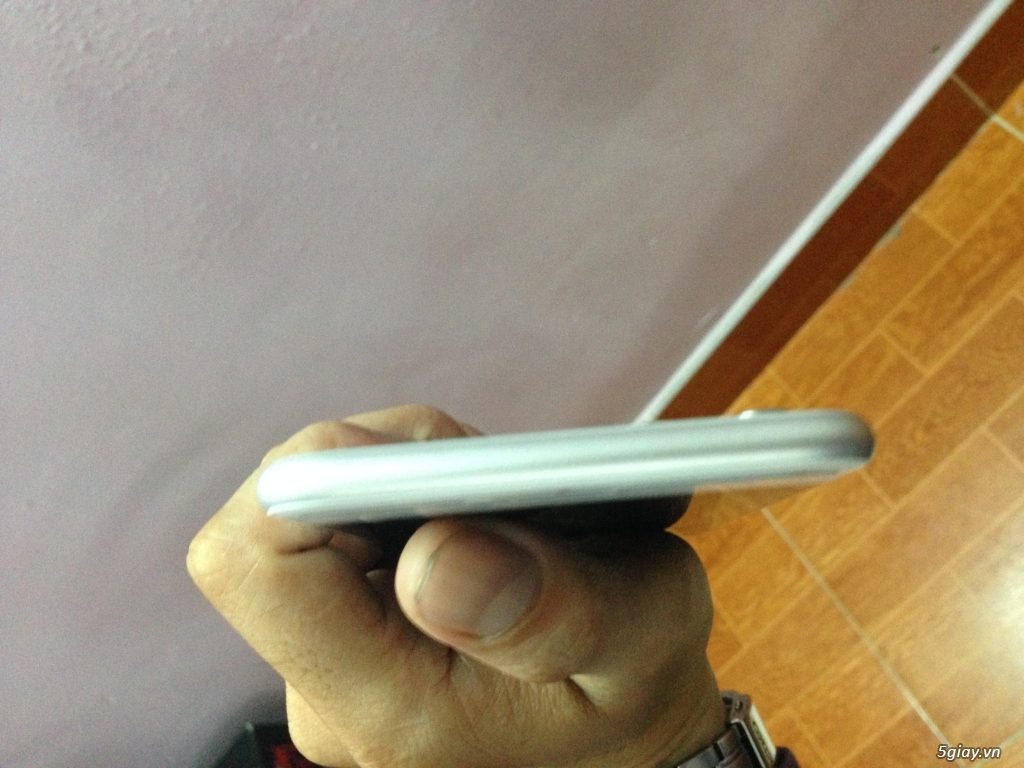 Cần bán iphon 6 Plus Sliver 16g,hàng úc phiên bản quốc tế ( máy đẹp 100% )
