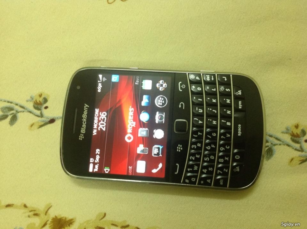 blackberry bold 9900 roger - 2
