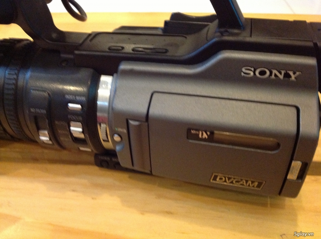 Máy quay phim Sony Pd170 DVcam - 3