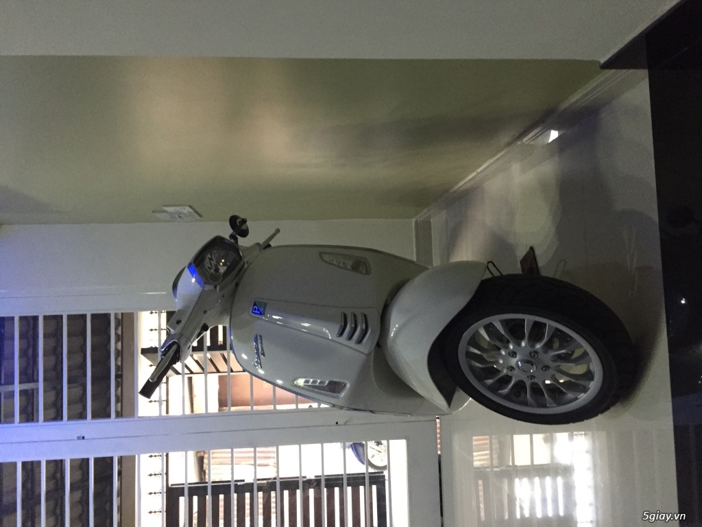 Không có nhu cầu sử dụng nên cần bán em vespa sprint màu trắng đời 2015.xe đẹp biển số đẹp. - 3