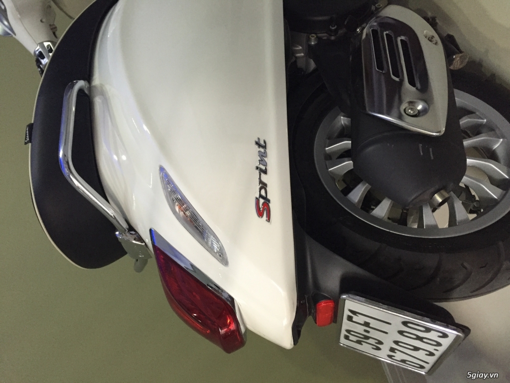 Không có nhu cầu sử dụng nên cần bán em vespa sprint màu trắng đời 2015.xe đẹp biển số đẹp. - 2