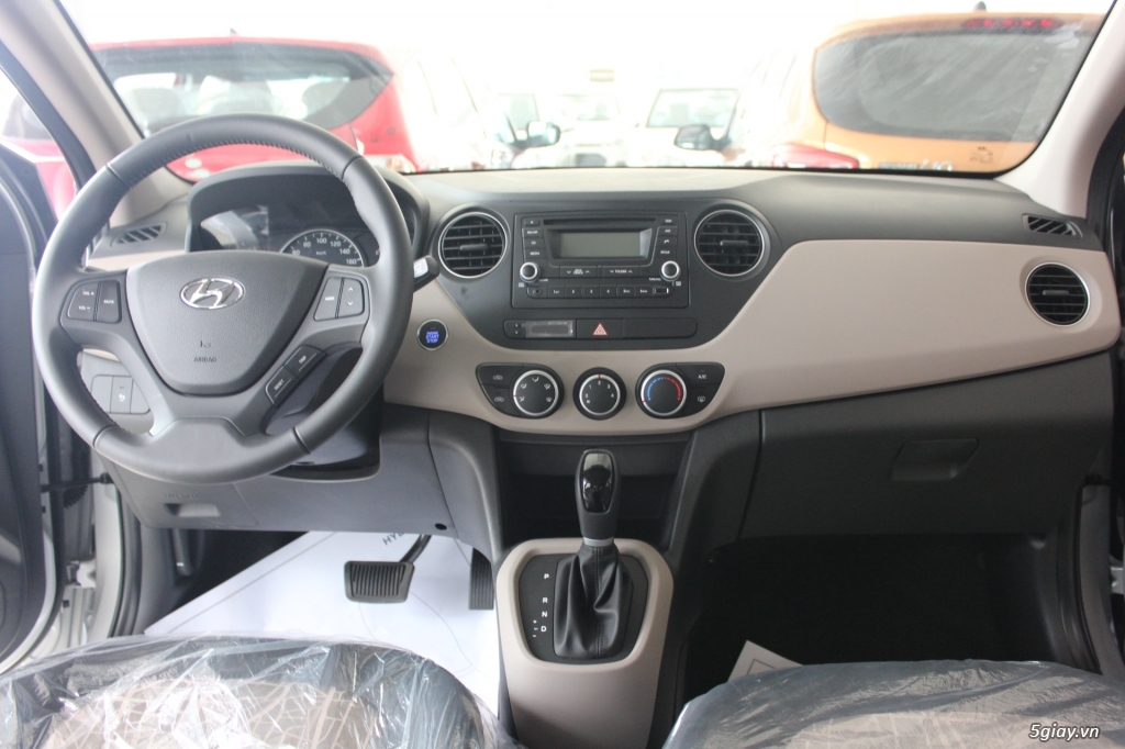 Hyundai i10 1.0AT 2015 giá bèo - 3