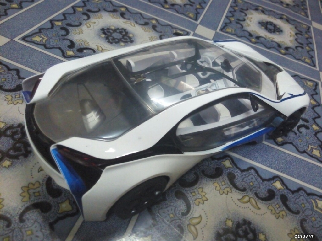 xe điều khiển từ xa BMW i8 tỷ lệ 1.14 mới