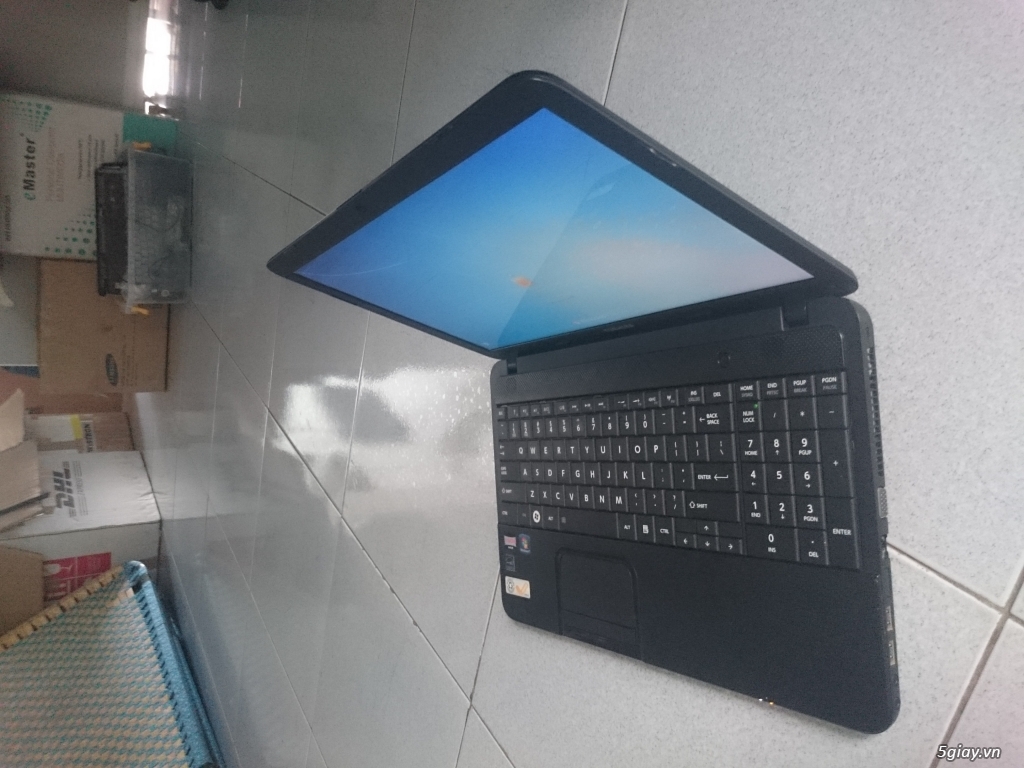 Laptop Toshiba AMD E300, 2GB, 500GB