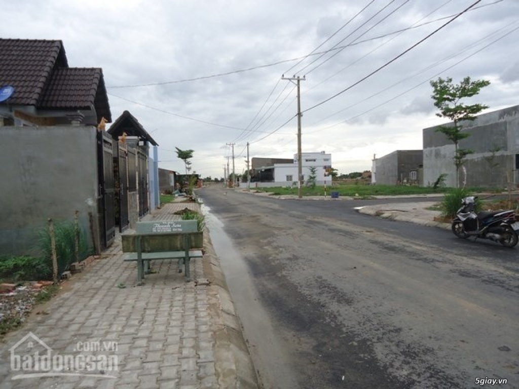 Bán đất Hóc Môn chính chủ - sổ hồng riêng, chỉ với 240 triệu/nền. LH: 0908.010.490