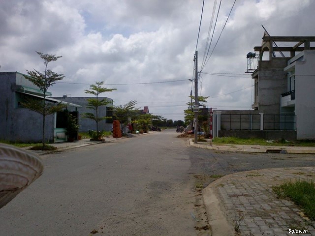 Cần Bán Gấp Đất Xây Nhà Trọ Tại Hóc Môn. 9*38 Giá 350 triệu. có sổ hồng riêng.