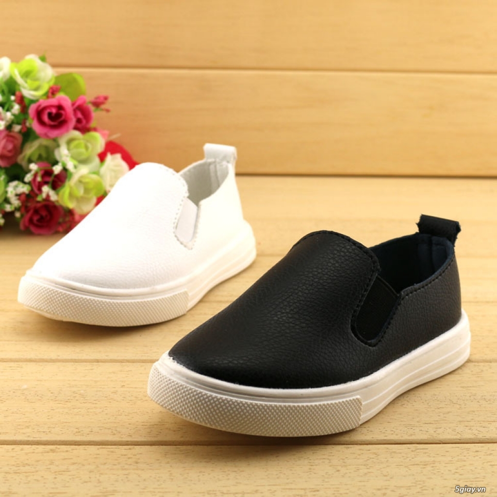 Xưởng gia công giày slip on, giày vải, giày thể thao giá tại xưởng