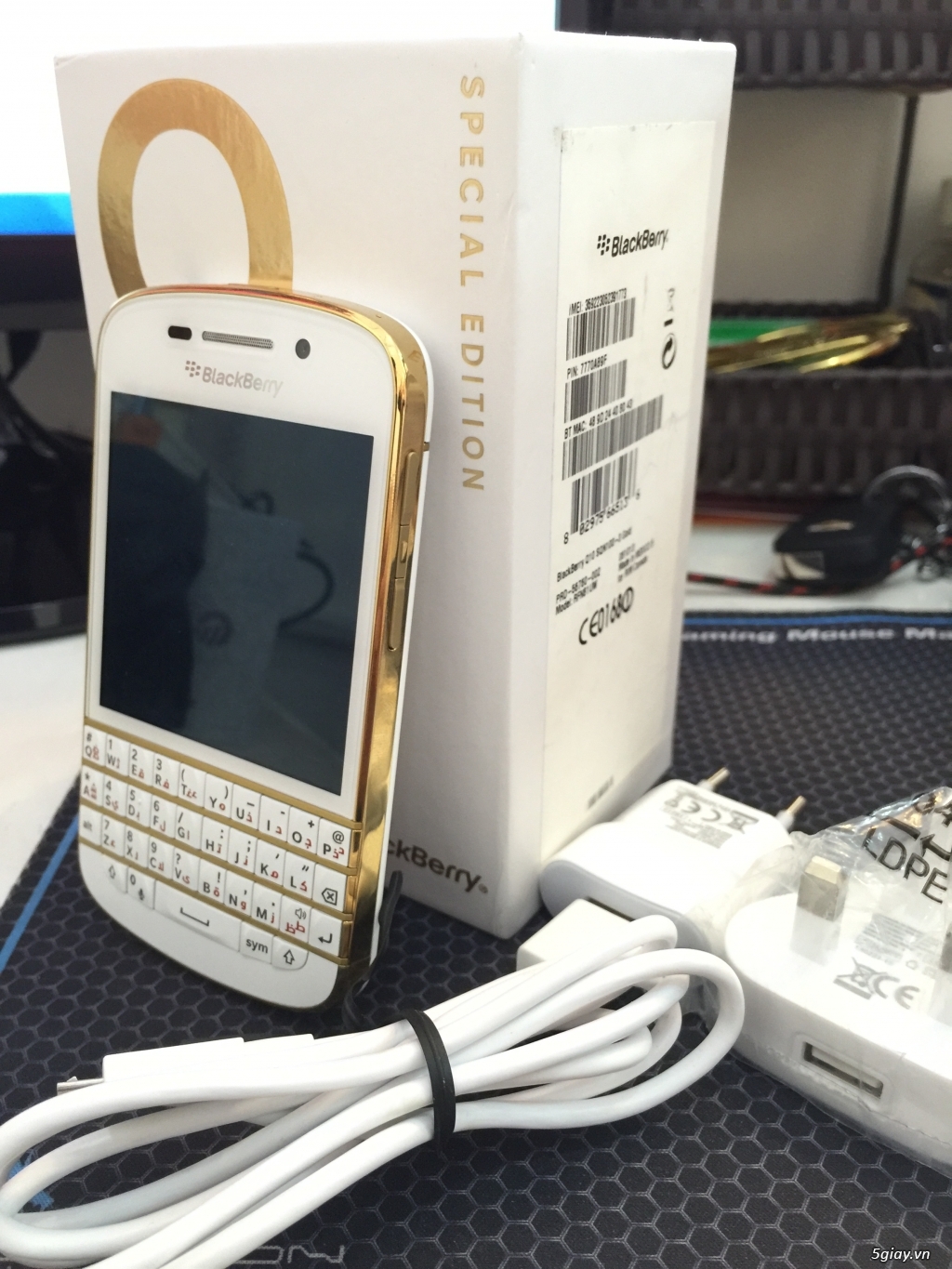 [HCM] Bán Black Berry Q10 Gold Edition xịn, pin 777 like new giá tốt - 1