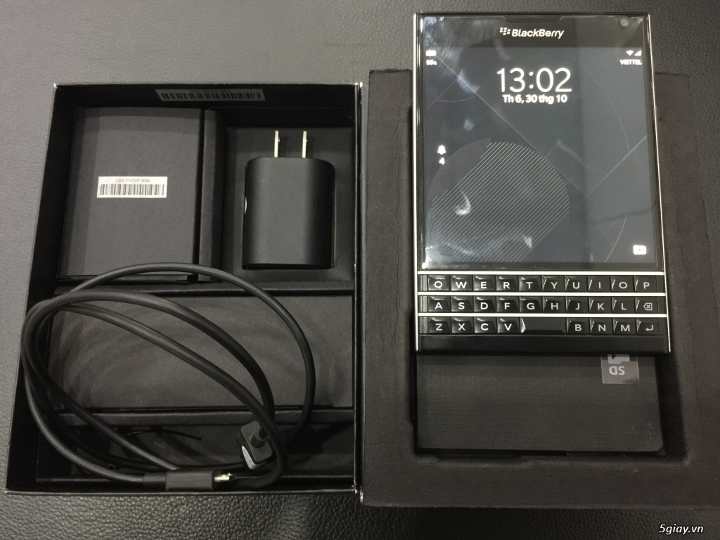Blackberry Passport màu đen new 99% (Fullbox) Hàng Cty . - 1