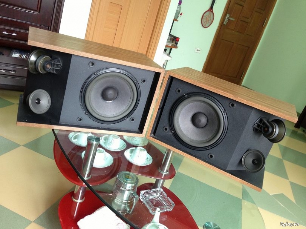Thanh lý hàng trưng bày vài cặp loa Bose 301 seri III, Bose 301 seri IV, Bose 301 seri V chính hãng - 4