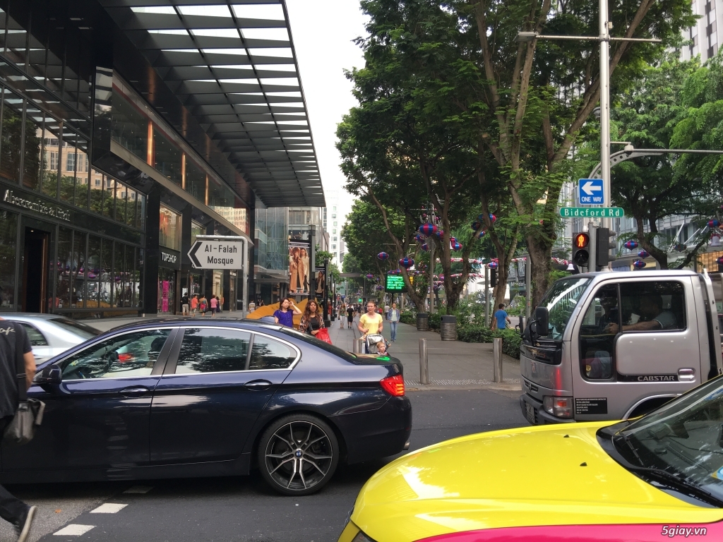 Đang ở singapore ai co nhu cầu mua iphone 6s plus 64 đặt hàng