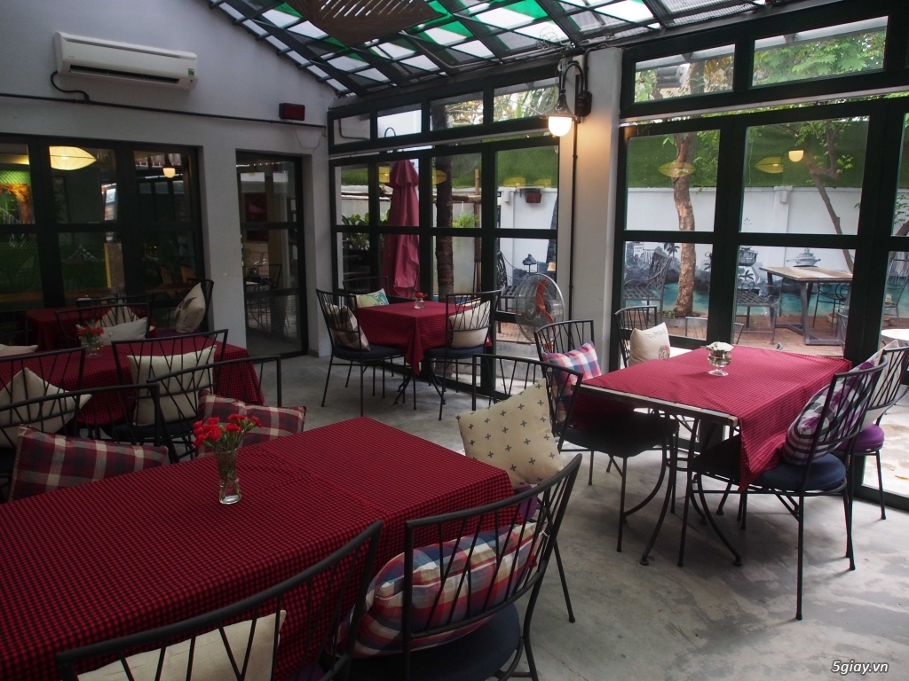 Corner Caffe & Dining - Góc bình yên giữa phố thị Sài Gòn. - 2