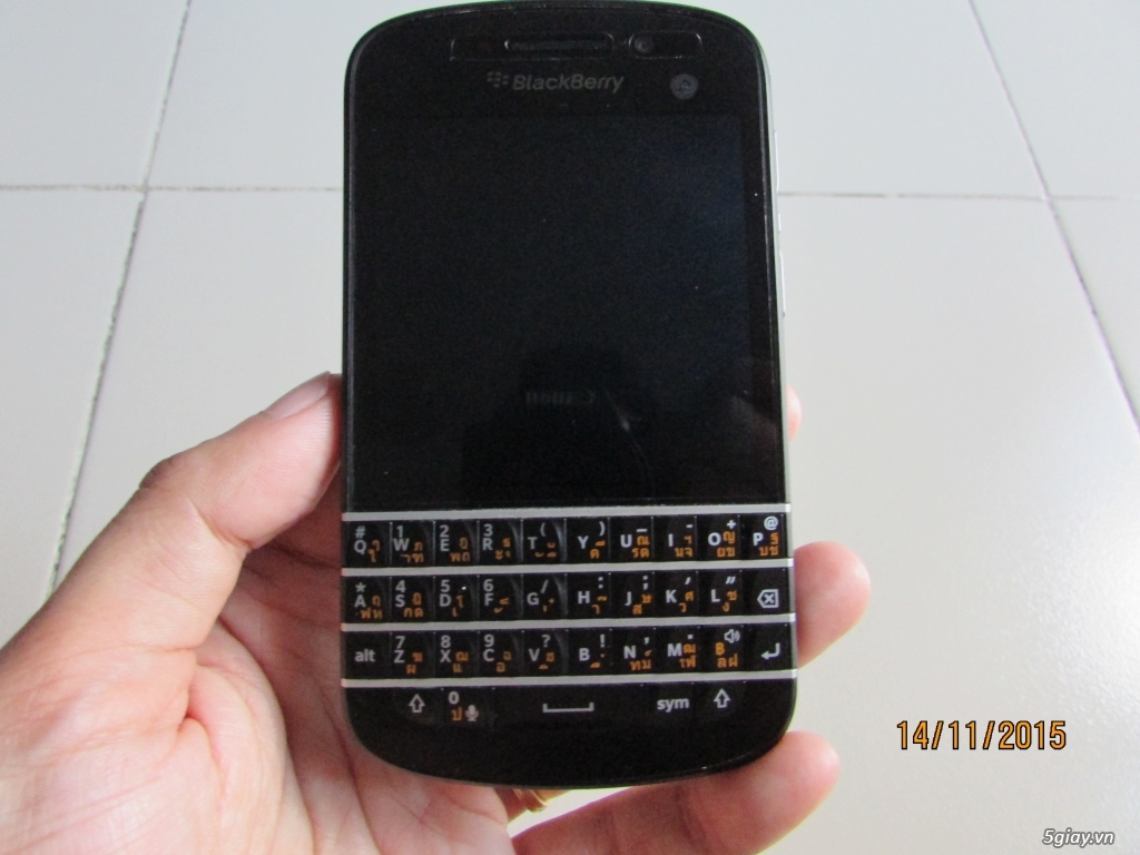 Blackberry Q10 màu đen - bàn phím Thái full box new 98%