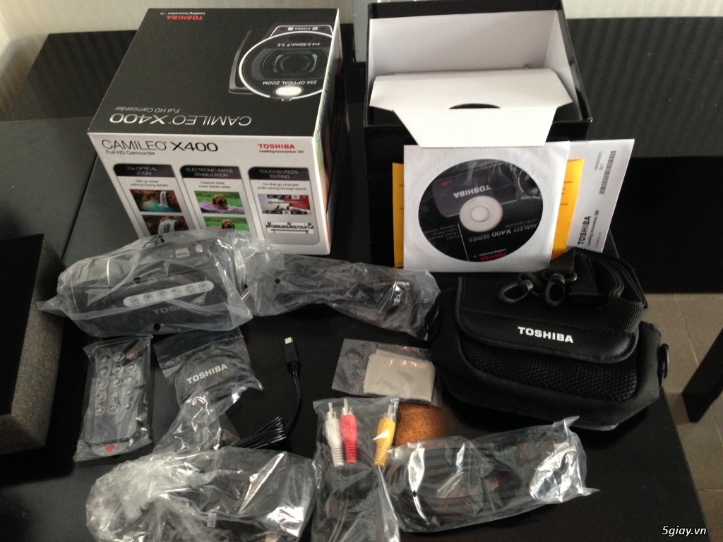 Xách tay USA 3 cái máy quay Toshiba Camileo X400 mới 100% - 2