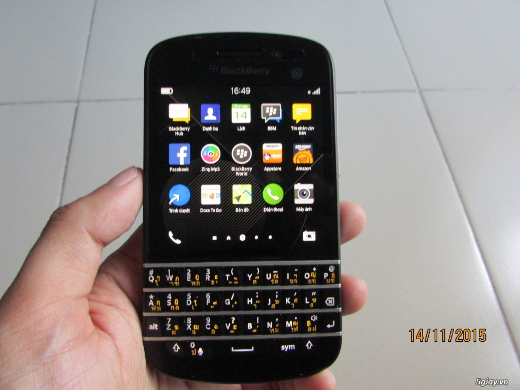 Blackberry Q10 màu đen - bàn phím Thái full box new 98% - 1