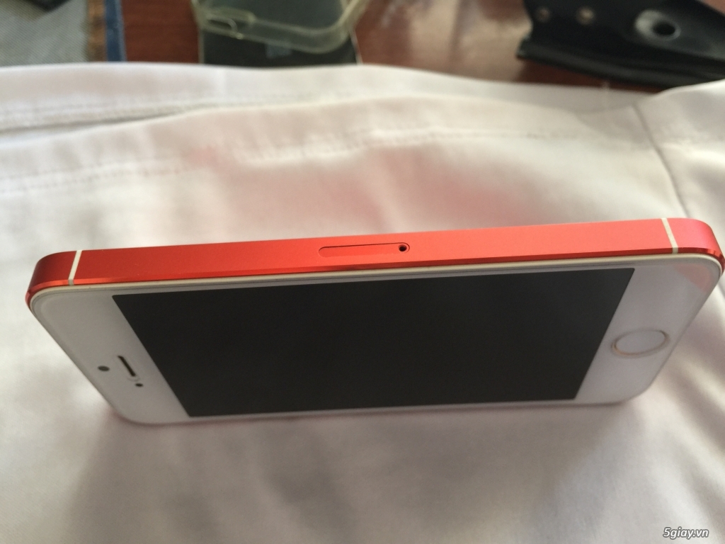 bán iphone 5 màu đỏ mới 99,99% - 1