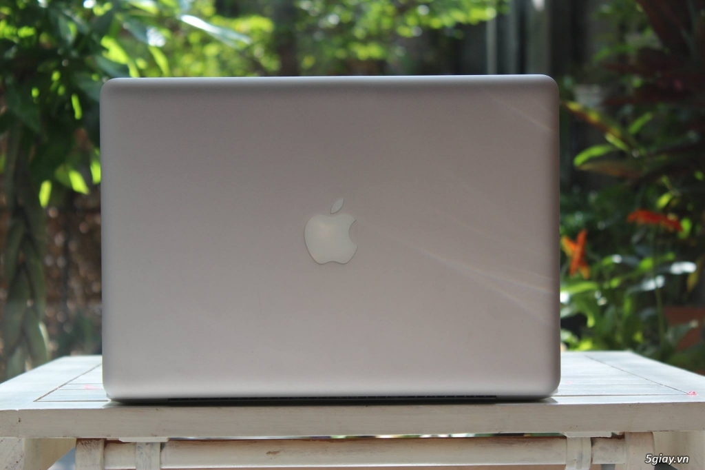 Cần bán Macbook Pro MD 101 mới 98%