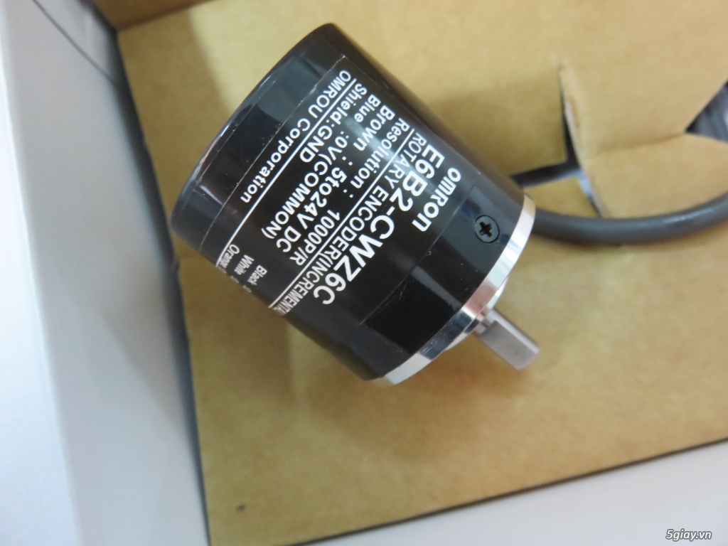 Cần bán encoder Omron cũ, 100, 200, 1000 xung, áp từ 5 đến 24V