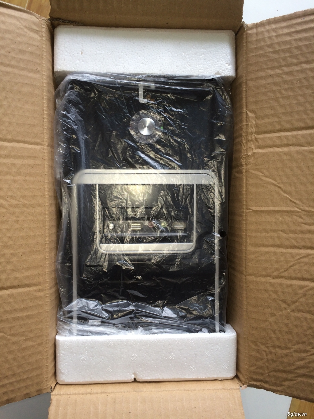 Bộ Intel® Core 2 E8500 RAM 4g LCD 19 vga roi 1g