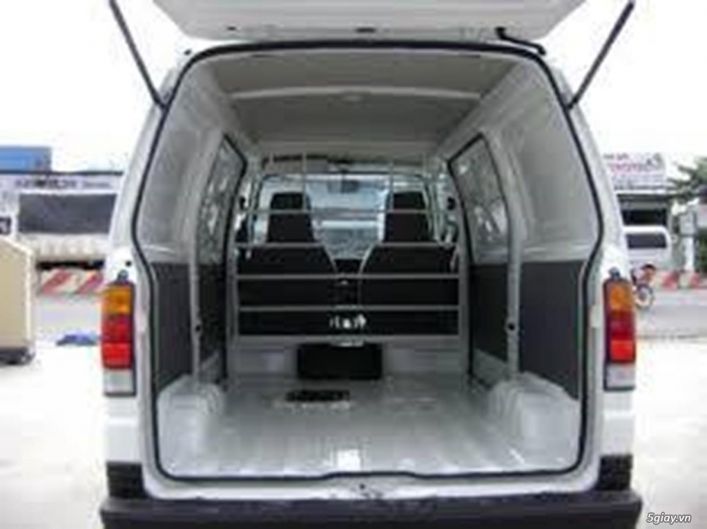Suzuki Blind Van - sự kết hợp tuyệt vời giữa khả năng chuyên chở và sự tiện nghi.