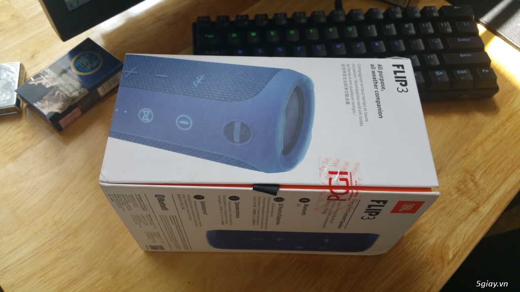 Loa Bluetooth JBL Flip3 Full Box mới 99.9% giá 2tr