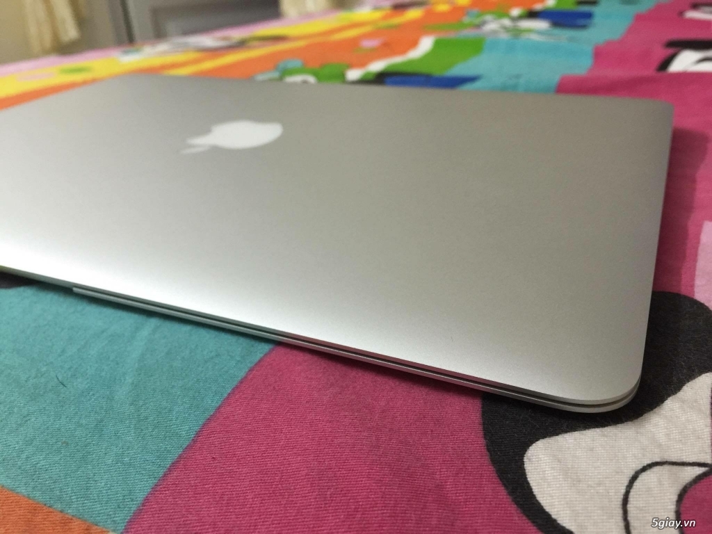 Cần bán Macbook air 2015 13,3 inch