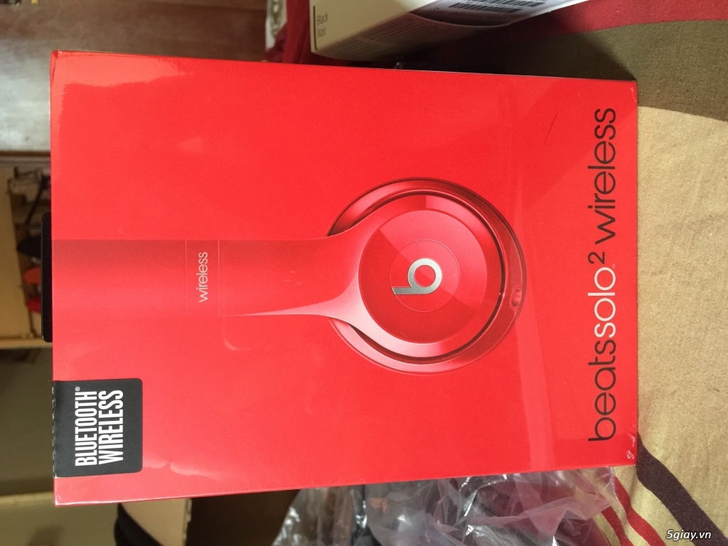 Beats solo 2 wireless authentic red