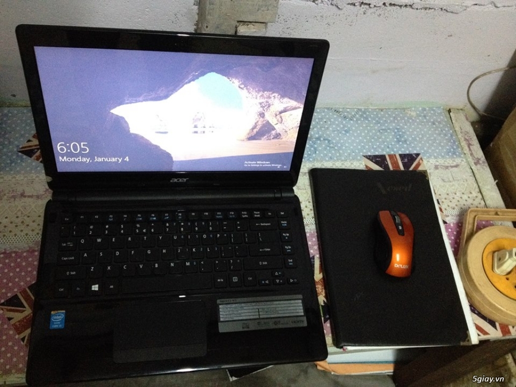 Laptop Acer Aspire E1-472 Core i5-14 HD LED LCD -4GB DDR3L-500GB HDD - 3