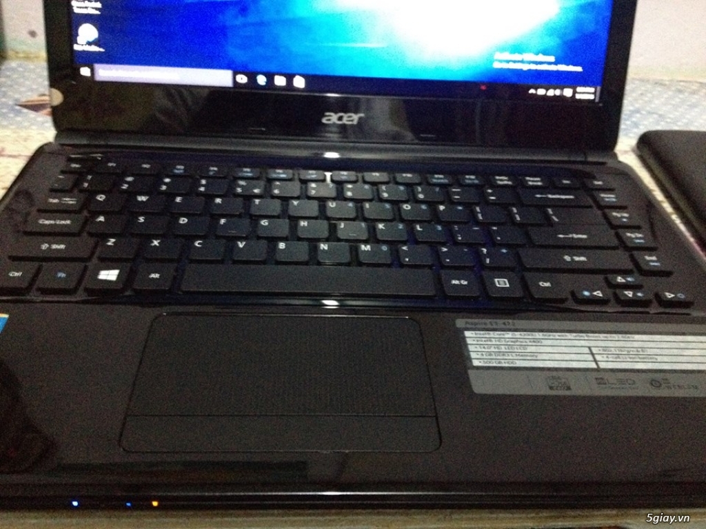 Laptop Acer Aspire E1-472 Core i5-14 HD LED LCD -4GB DDR3L-500GB HDD - 1