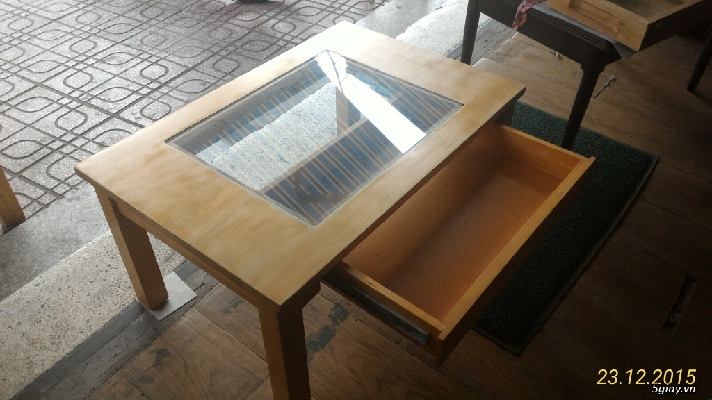 Bàn uống trà Nhật Bản (kính cường lực).