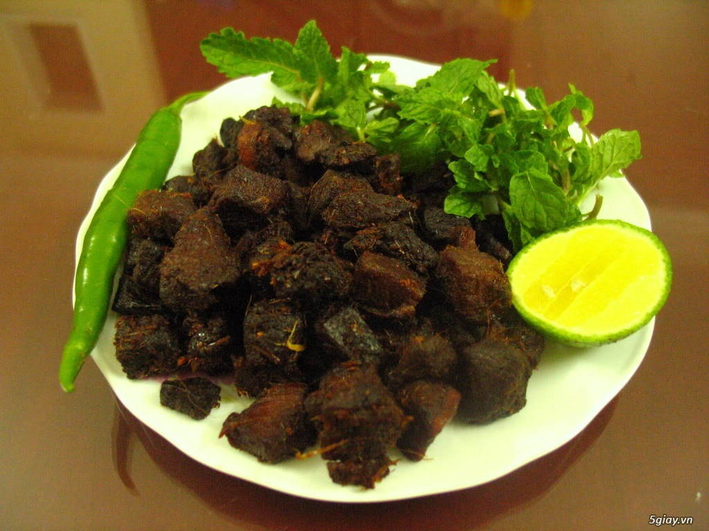 Đặc sản Đà Nẵng - Chả bò, thịt bò khô