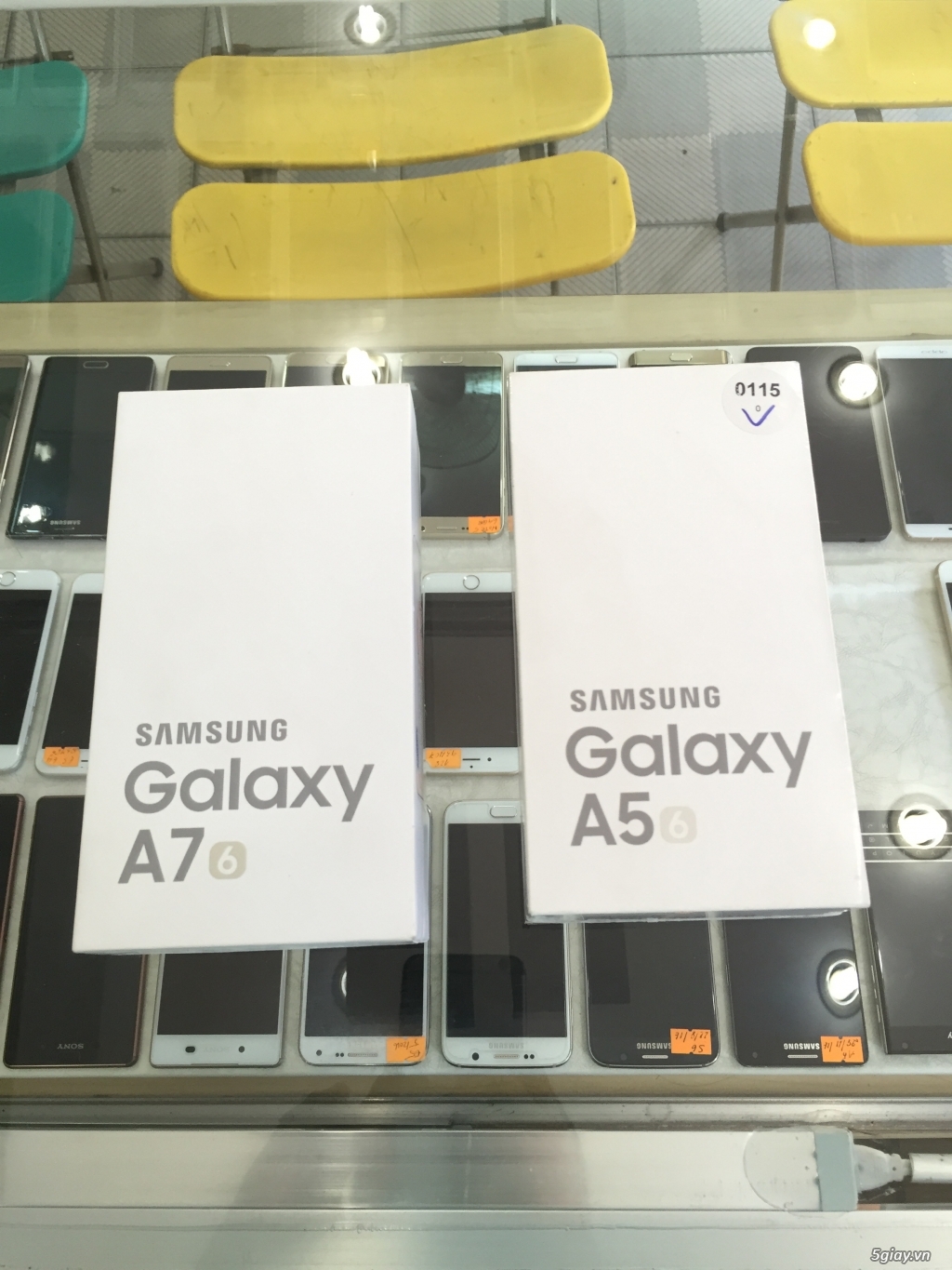 Samsung Galaxy A5 và A7 (2016) đã có mặt tại Vạn Phát Mobile....