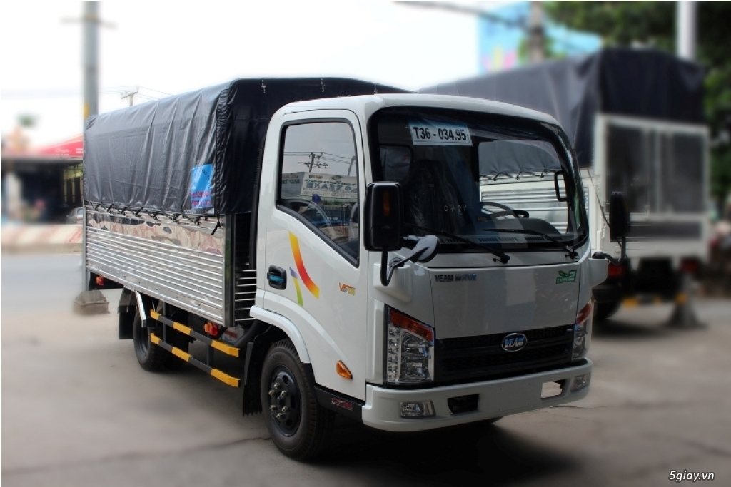 xe tải veam vt252 2,4 tấn chạy được trong thành phố.