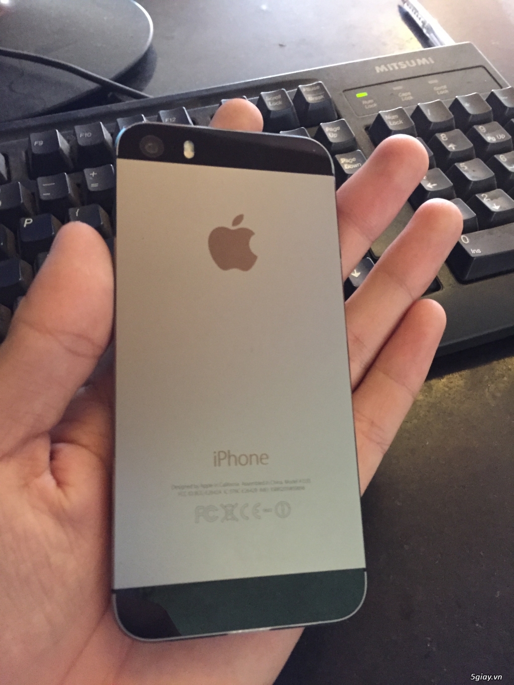 Iphone 5s 16gb grey máy zin chưa bung hơi trầy - 1
