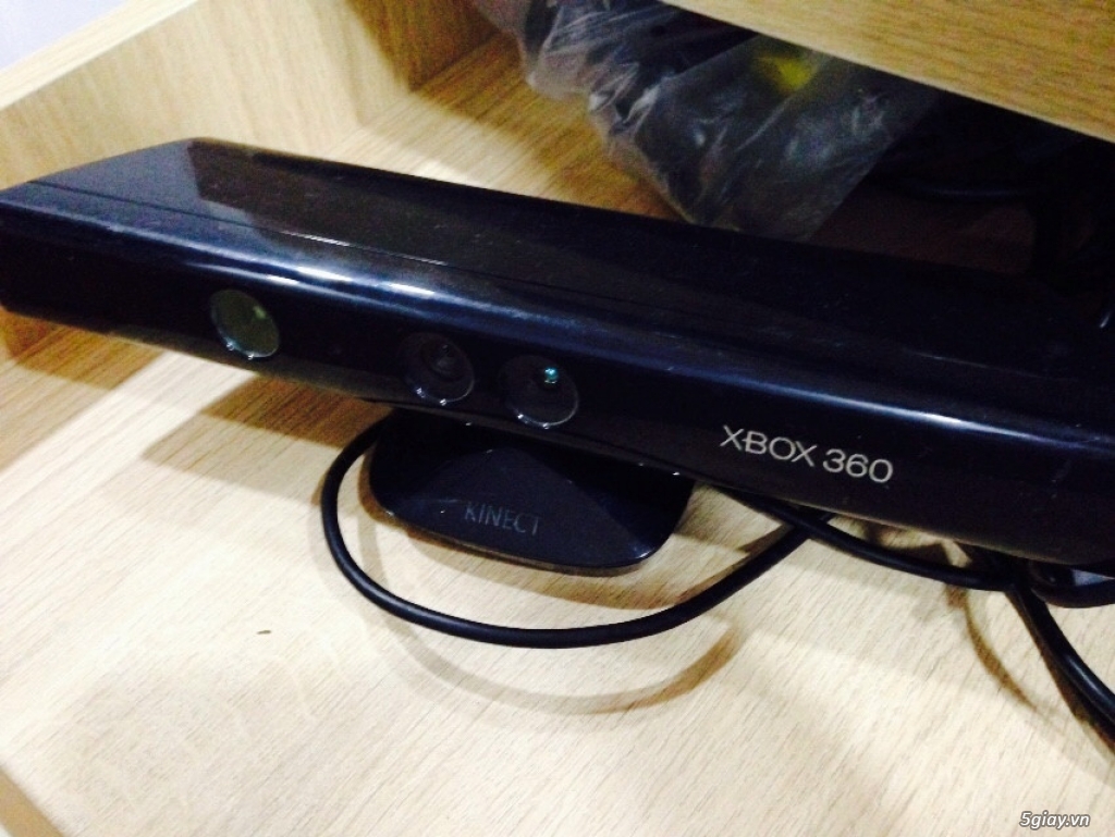 [ĐÔN GIÁ]Xbox 360 Slim + Kinect, máy chưa hack End 23g59 - 21/2/2016