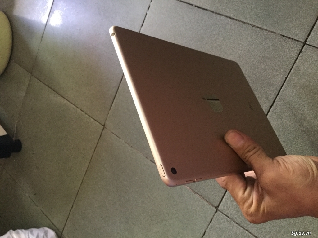 IPad air 2 wifi 16g màu gold xách tay mới về đẹp leng keng giá 8,2 tr - 3